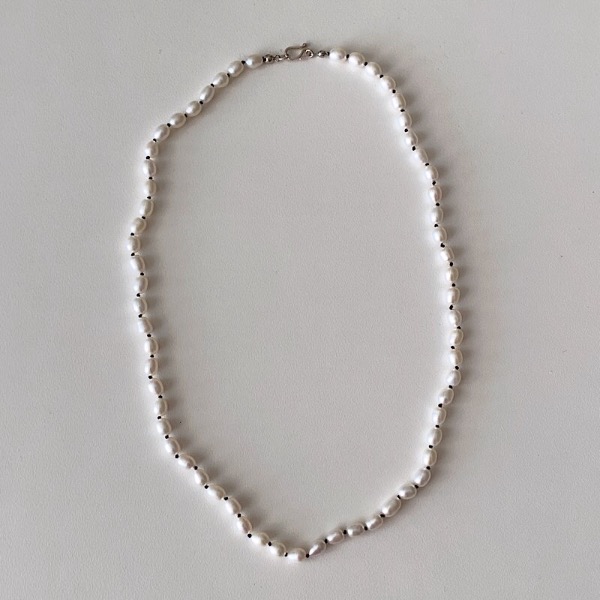 OVAL PEARL NECKLACE
