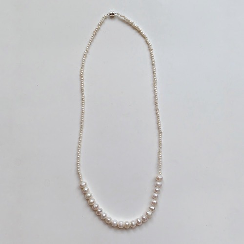 UNBALANCE PEARL NECKLACE