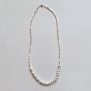 UNBALANCE PEARL NECKLACE